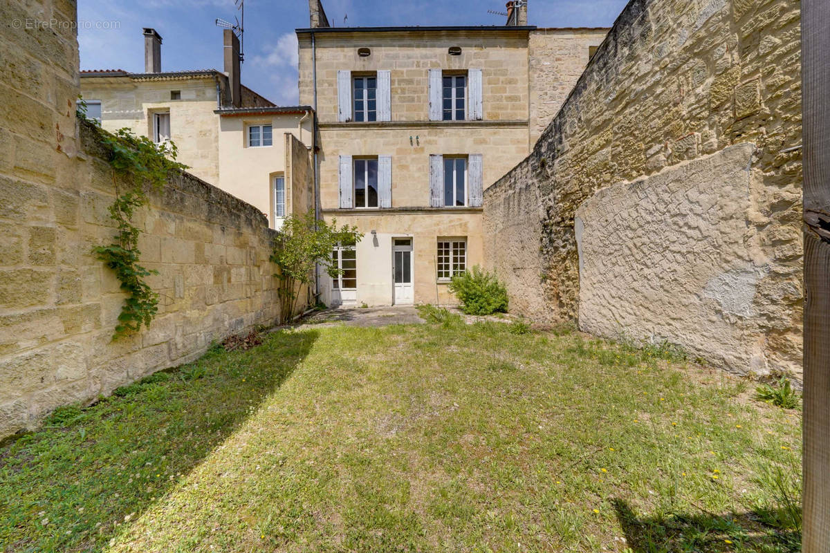 Maison à SAINT-ANDRE-DE-CUBZAC