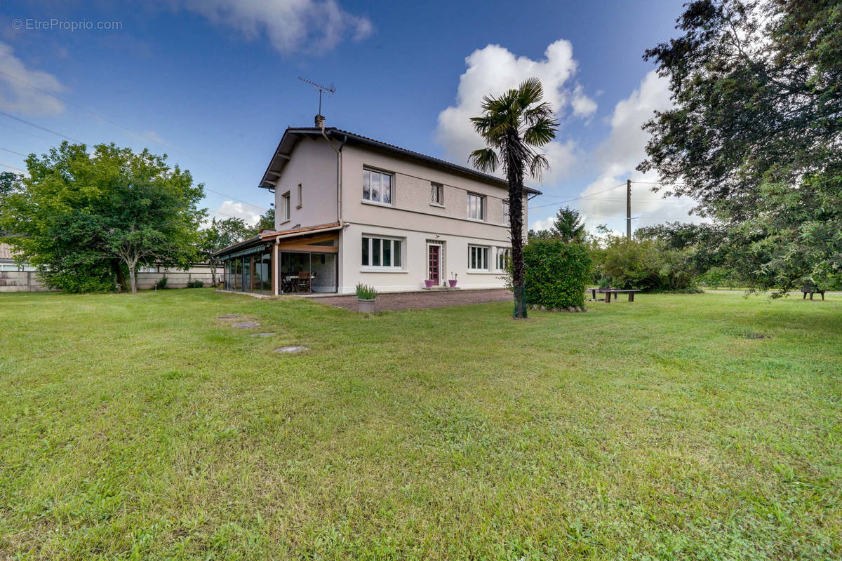 Maison à SAINT-ANDRE-DE-CUBZAC