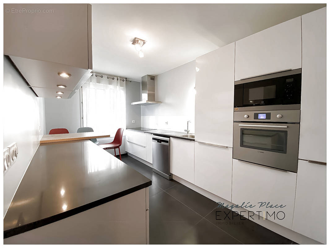 Appartement à SAINT-GENIS-LAVAL