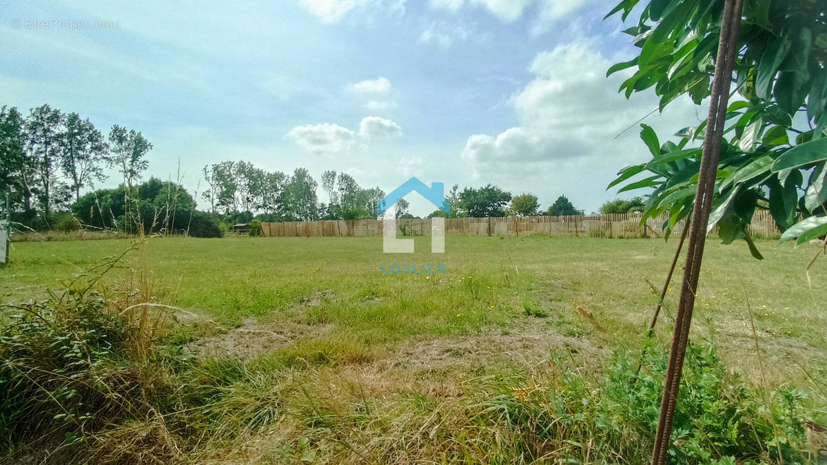 Terrain à GOUVILLE-SUR-MER