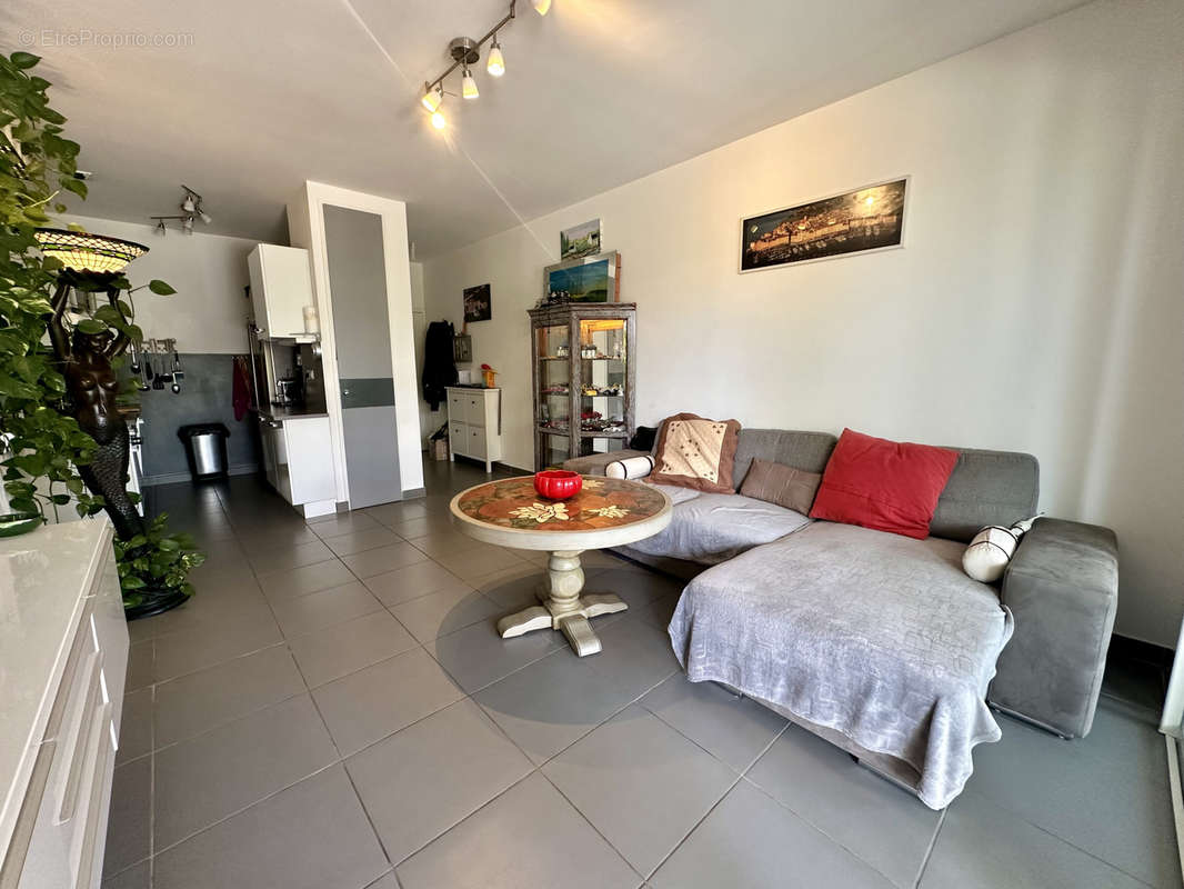 Appartement à LA LONDE-LES-MAURES