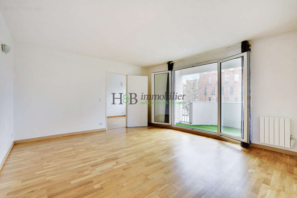 Appartement à PARIS-20E