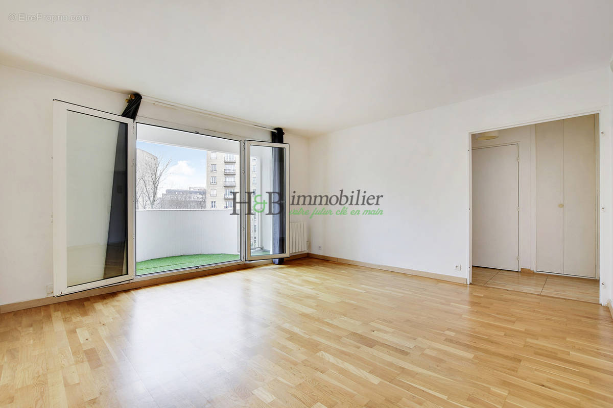 Appartement à PARIS-20E