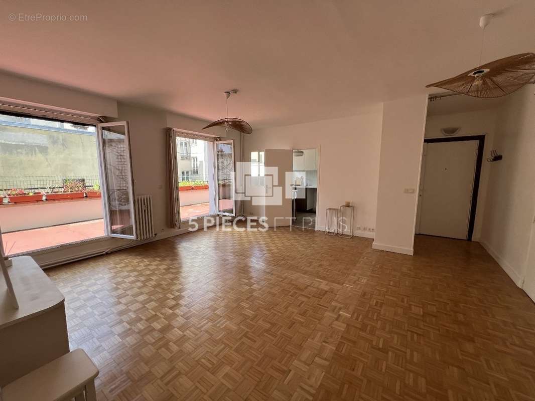 Appartement à PARIS-20E