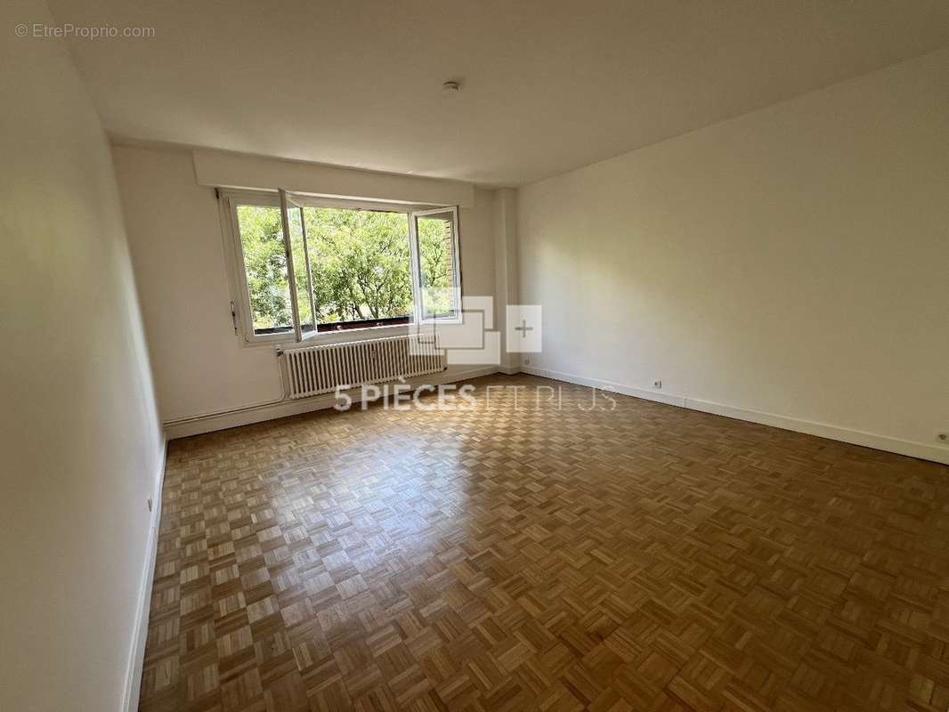 Appartement à PARIS-20E