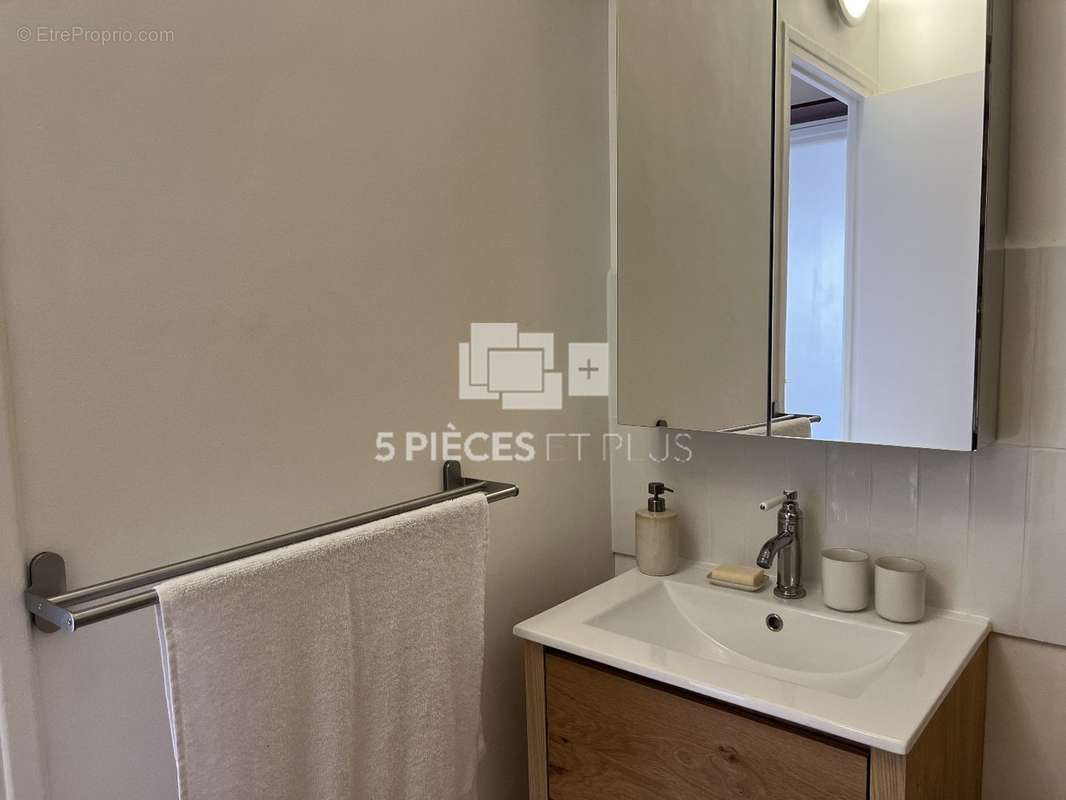 Appartement à PARIS-20E