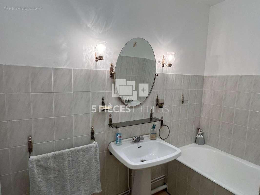 Appartement à LEVALLOIS-PERRET