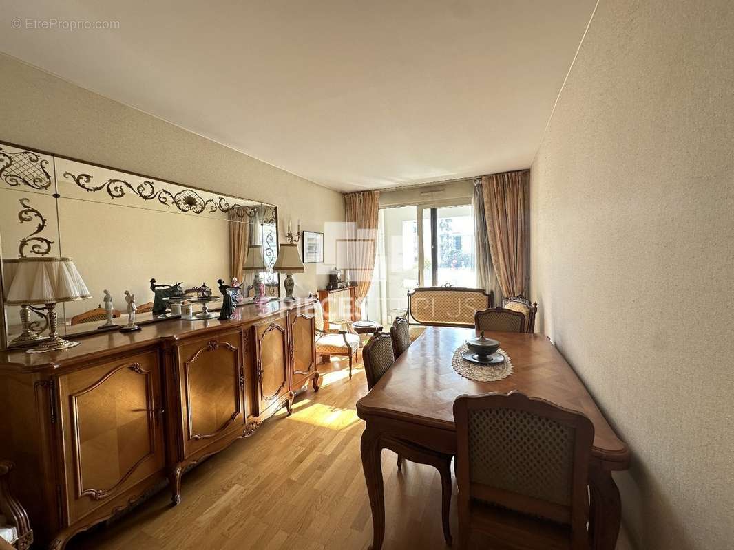 Appartement à LEVALLOIS-PERRET