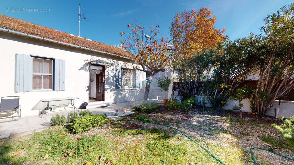 Maison à MONTEUX