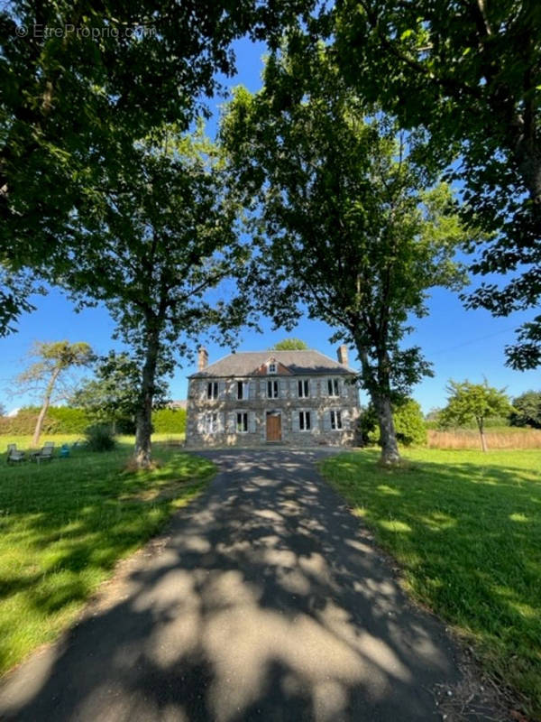 Maison à LE BENY-BOCAGE