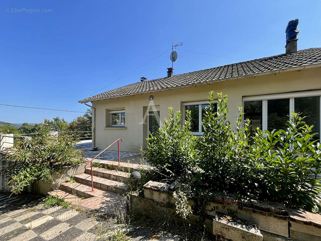 Maison à PUY-L&#039;EVEQUE