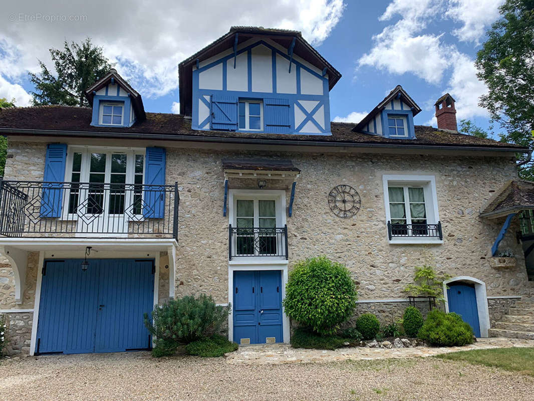 Maison à HOUDAN