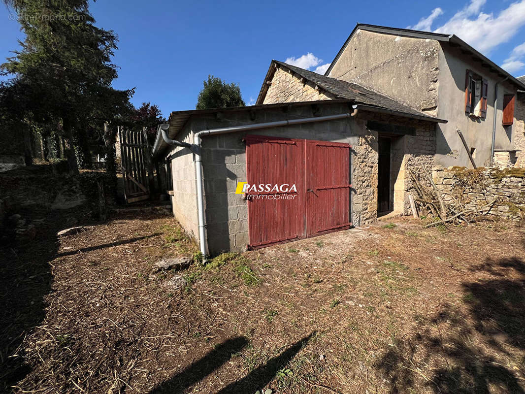 Maison à BERTHOLENE