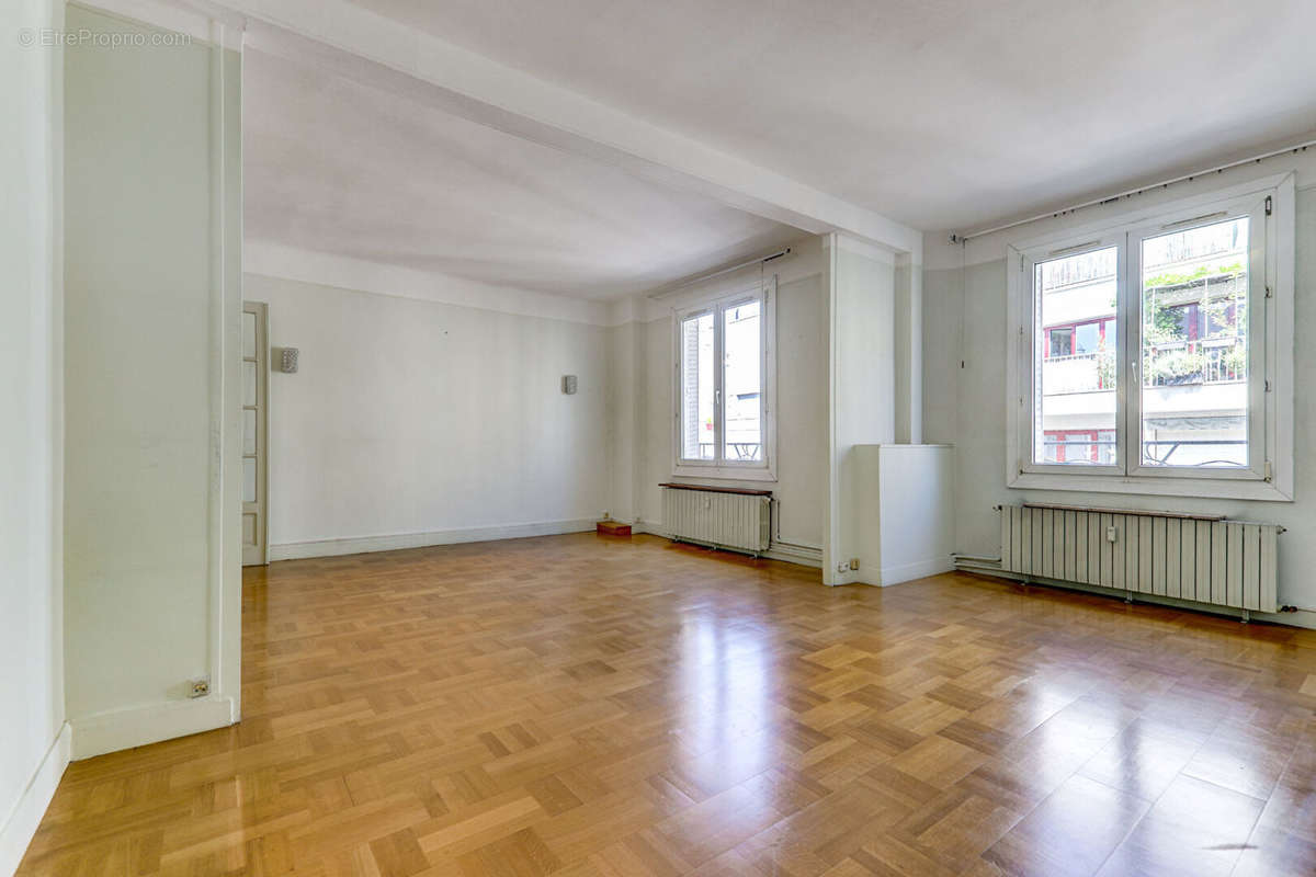 Appartement à PARIS-20E