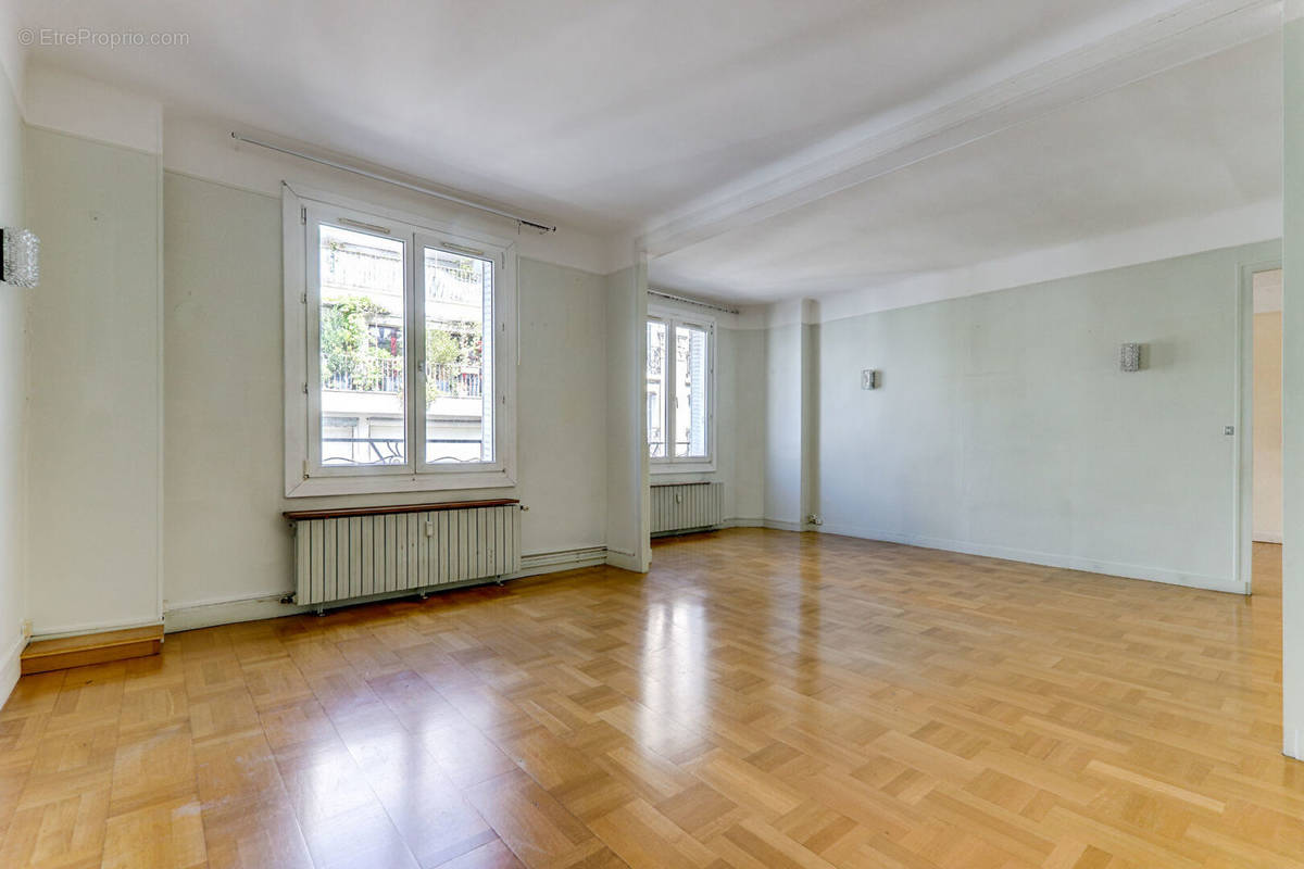 Appartement à PARIS-20E