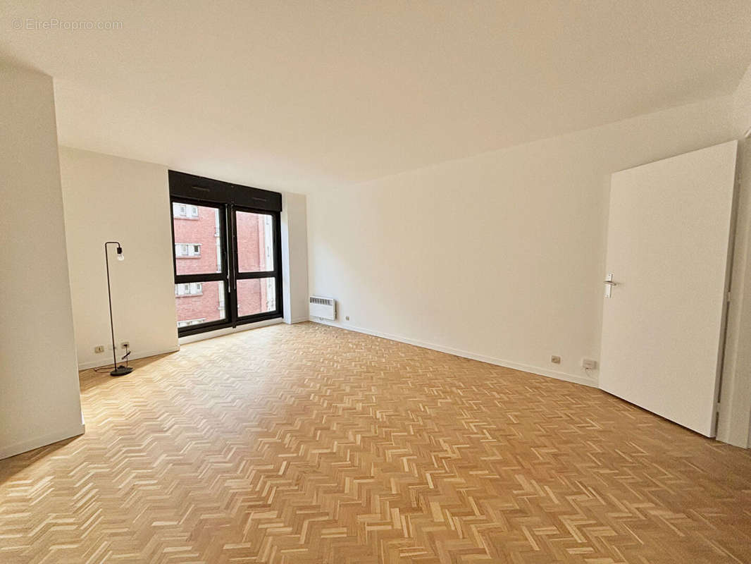 Appartement à PARIS-20E