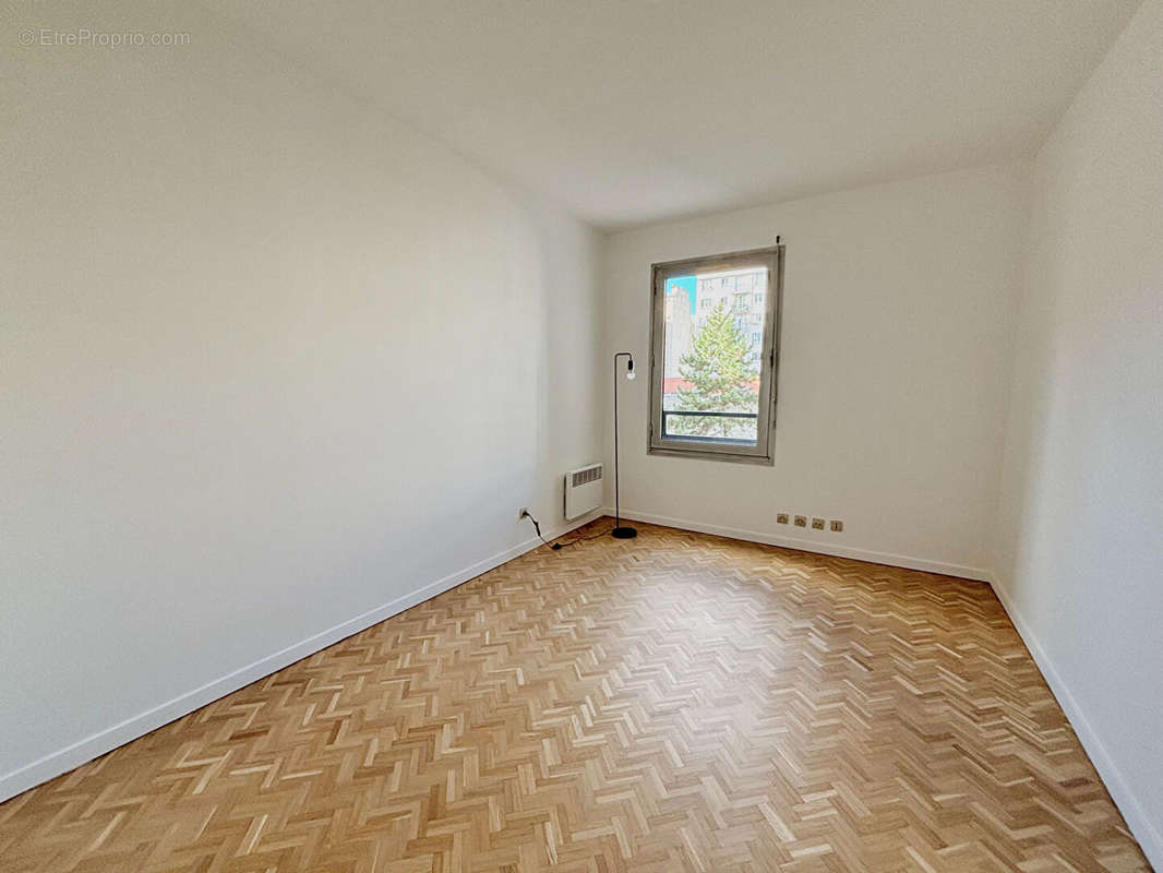 Appartement à PARIS-20E