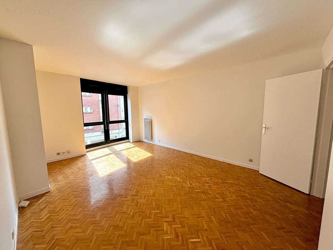 Appartement à PARIS-20E