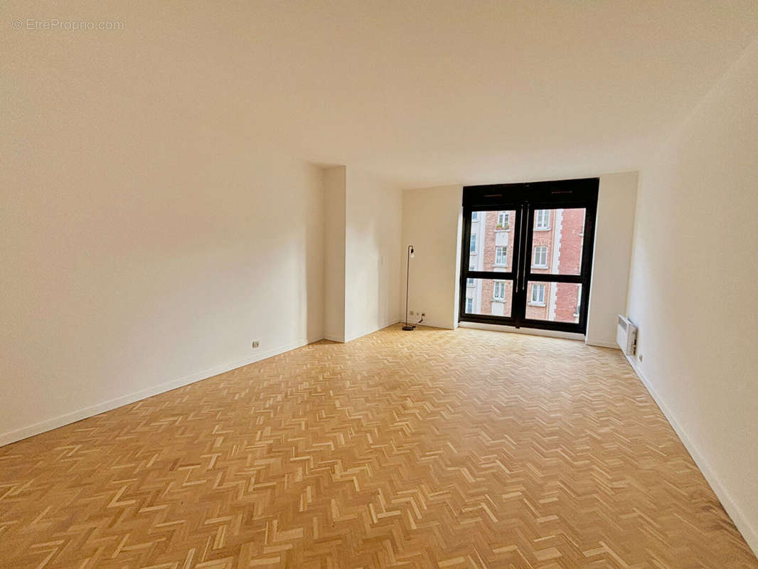 Appartement à PARIS-20E