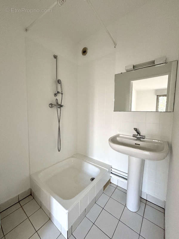 Appartement à PARIS-20E