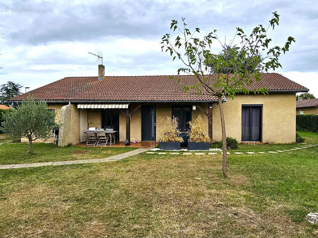 Maison à GRANGES-LES-BEAUMONT