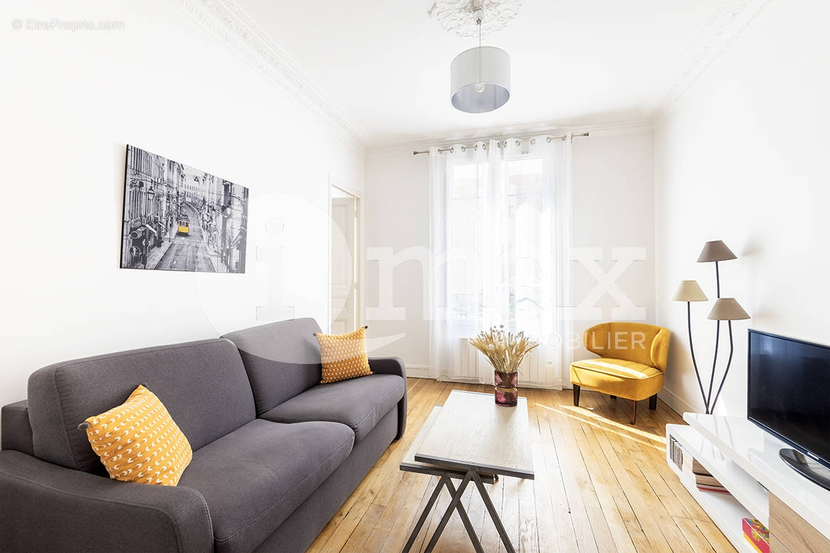 Appartement à COURBEVOIE