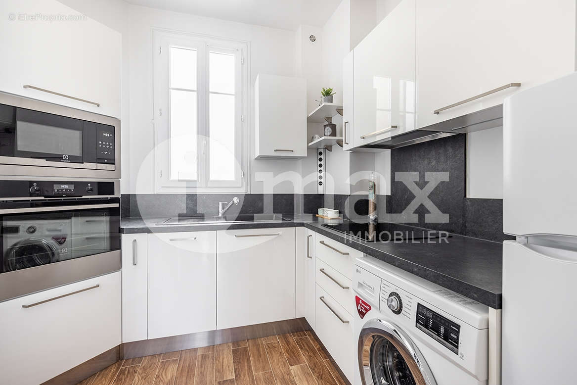 Appartement à COURBEVOIE