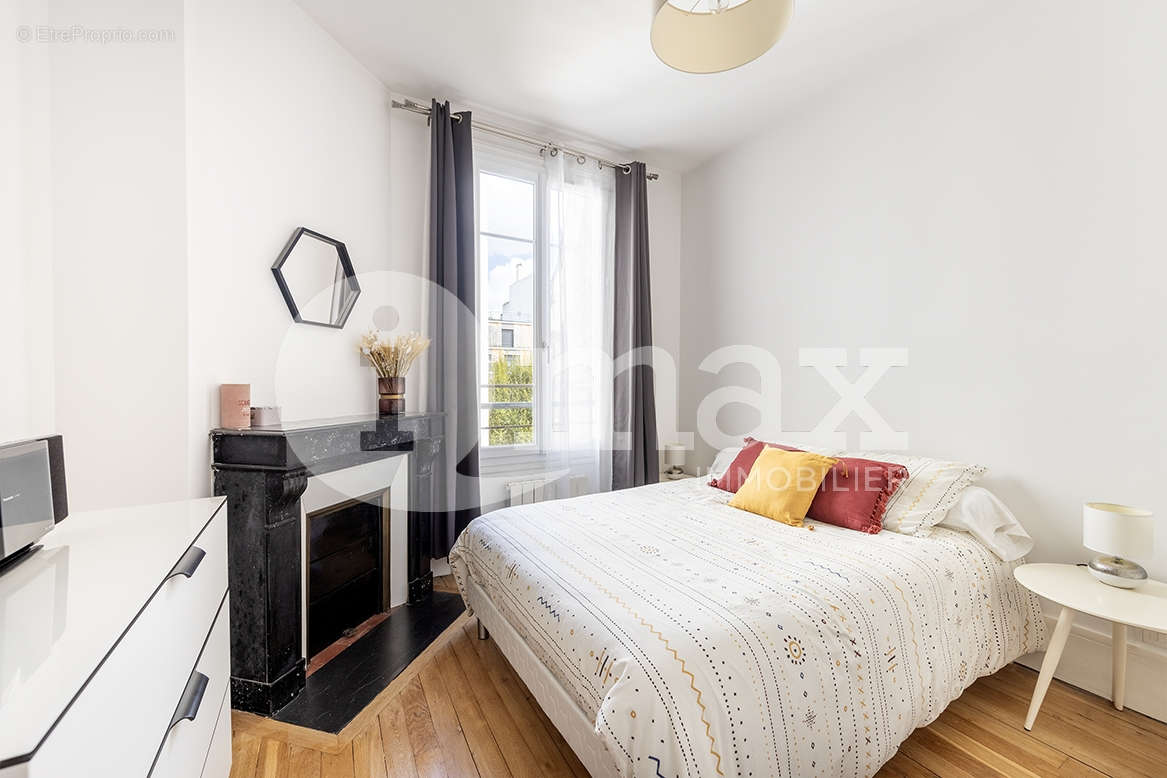 Appartement à COURBEVOIE