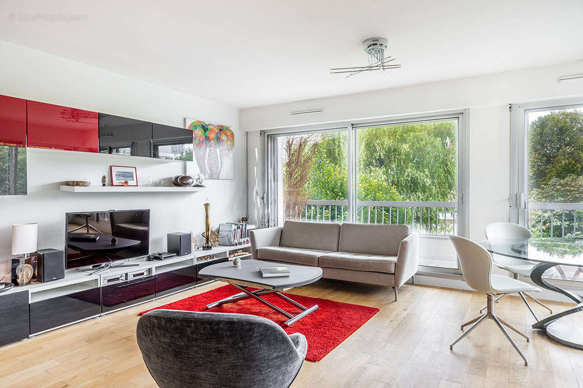 Appartement à NEUILLY-SUR-SEINE