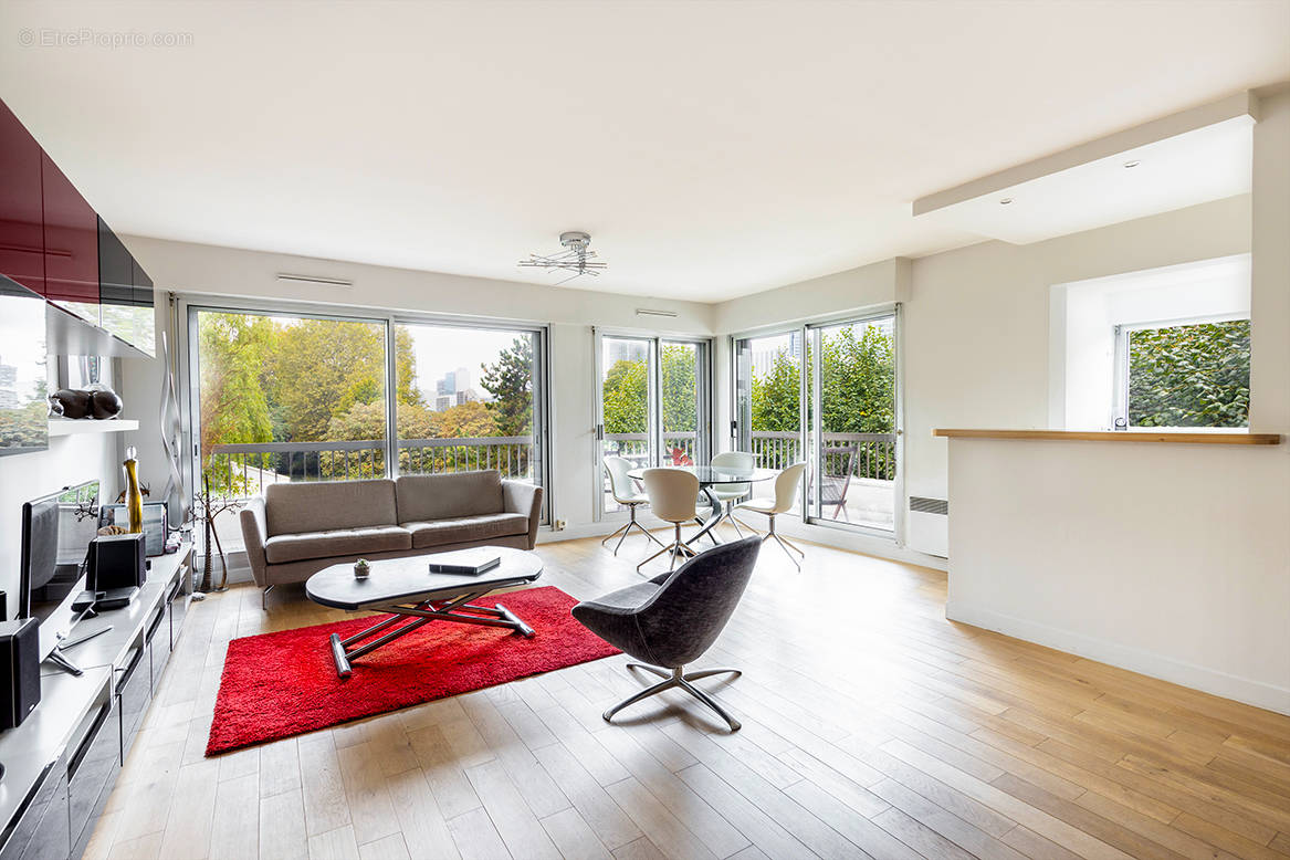 Appartement à NEUILLY-SUR-SEINE