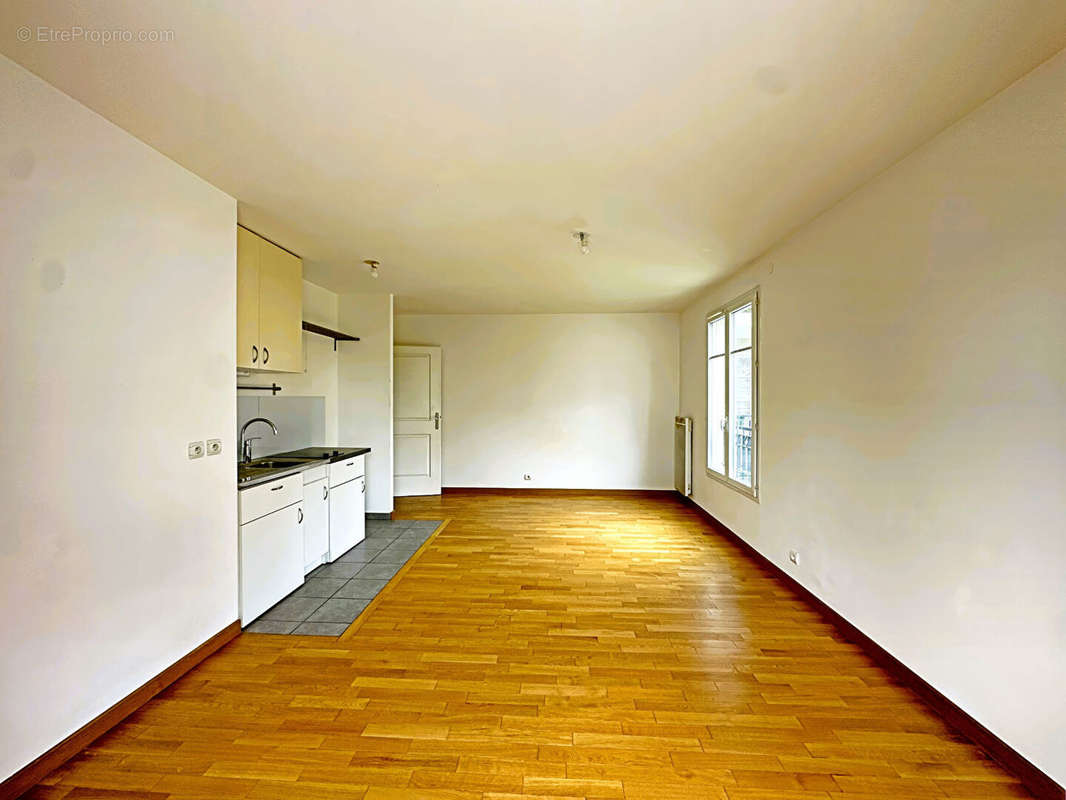 Appartement à LES CLAYES-SOUS-BOIS