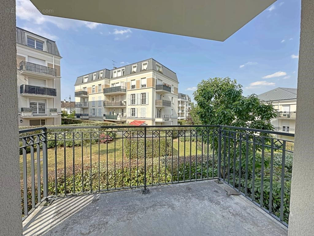 Appartement à LES CLAYES-SOUS-BOIS