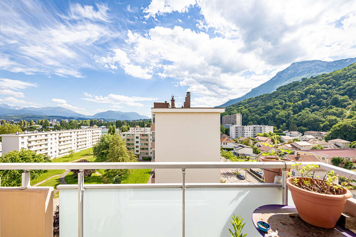 Appartement à SEYSSINET-PARISET