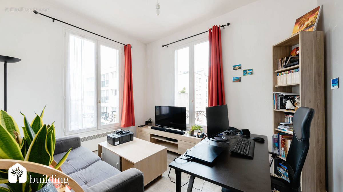 Appartement à COURBEVOIE