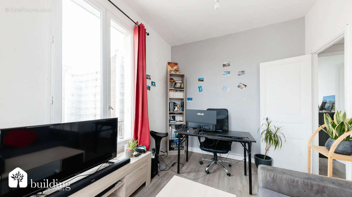 Appartement à COURBEVOIE