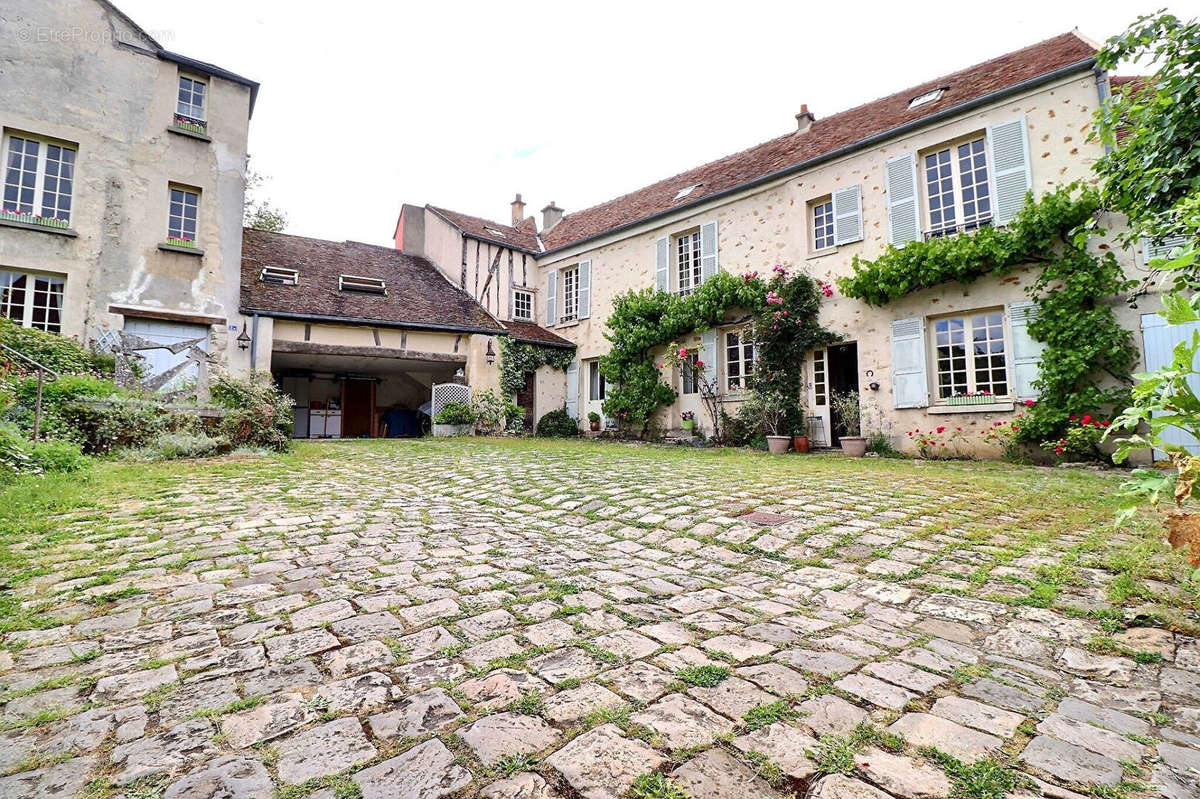 Maison à MAREIL-MARLY