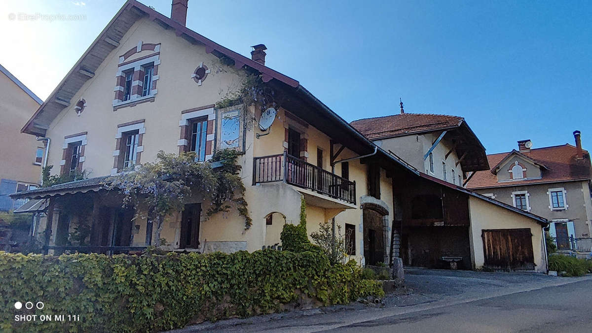 Maison à CHAMPAGNE-EN-VALROMEY