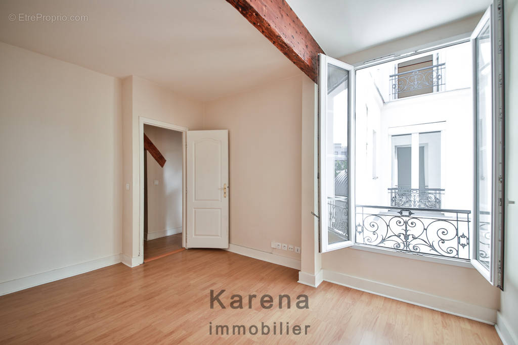 Appartement à PARIS-14E