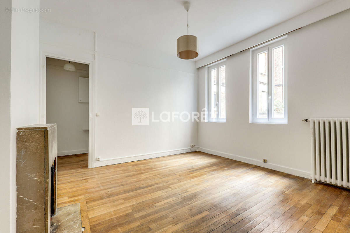 Appartement à PARIS-20E