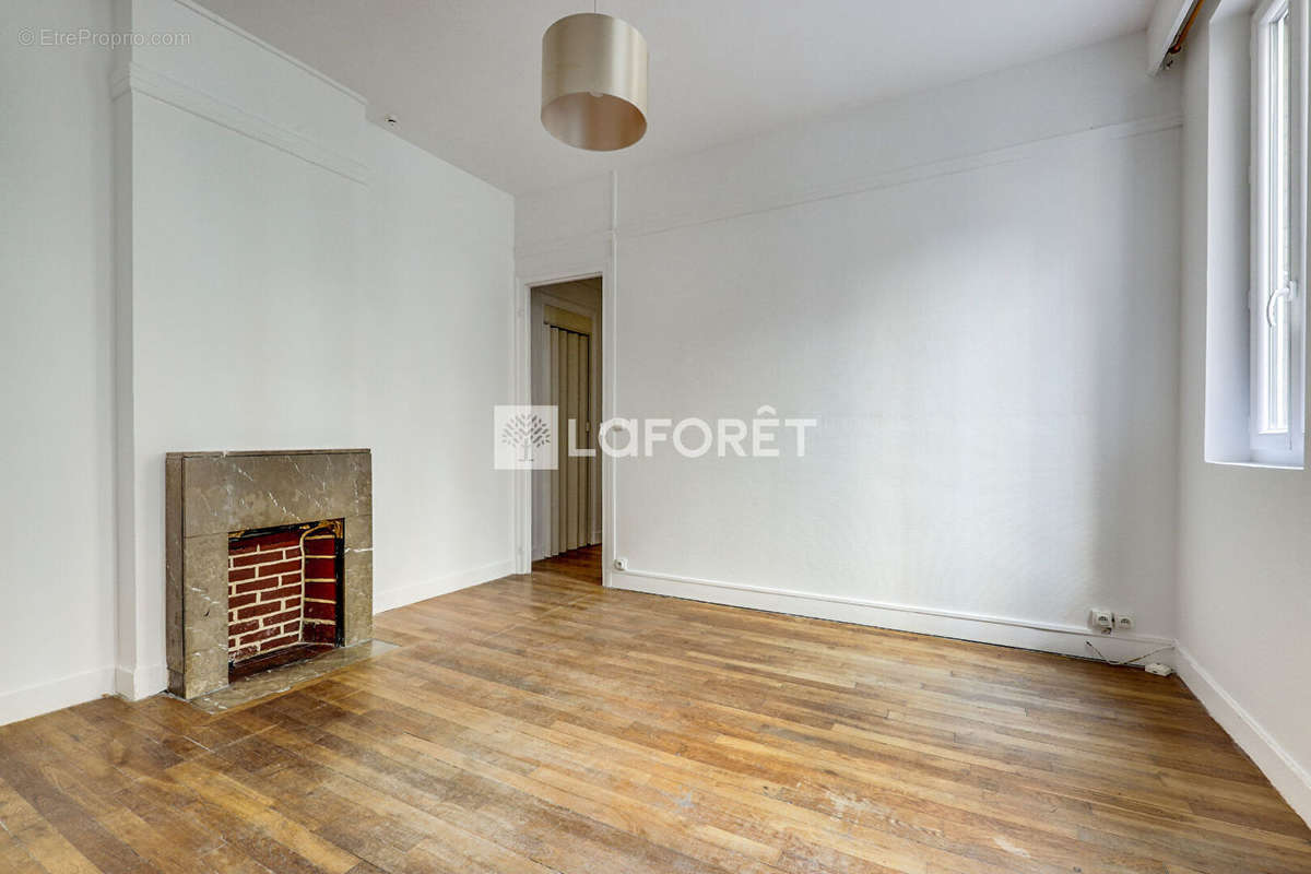 Appartement à PARIS-20E