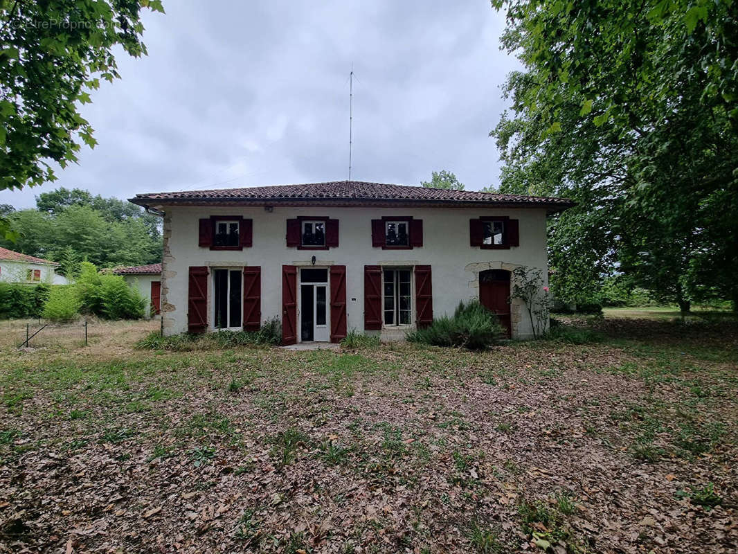 Maison à SARBAZAN