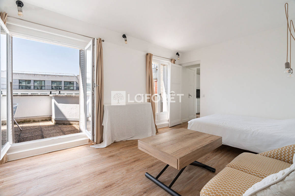 Appartement à PARIS-17E