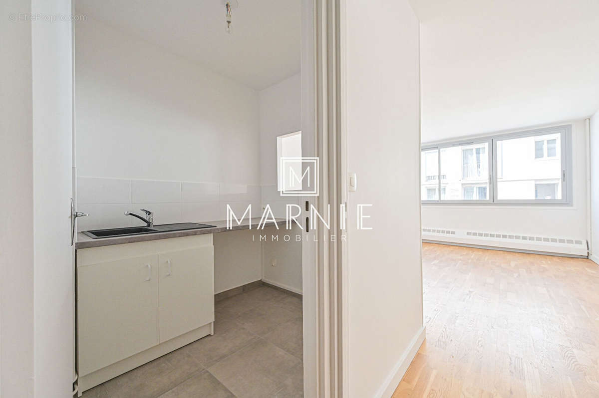 Appartement à PARIS-15E