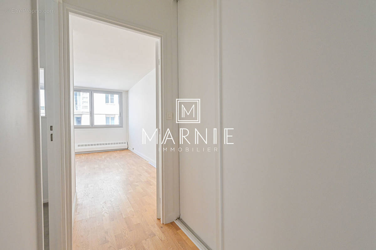 Appartement à PARIS-15E