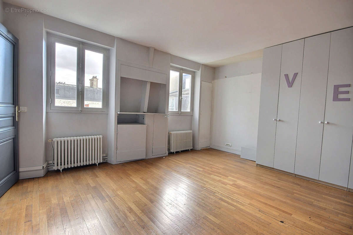 Appartement à PARIS-8E