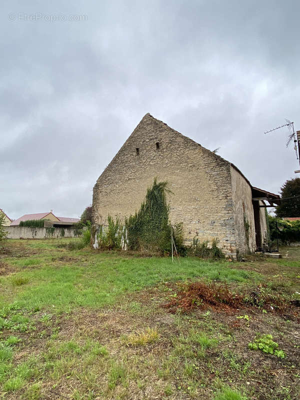 Maison à LONGECOURT-EN-PLAINE