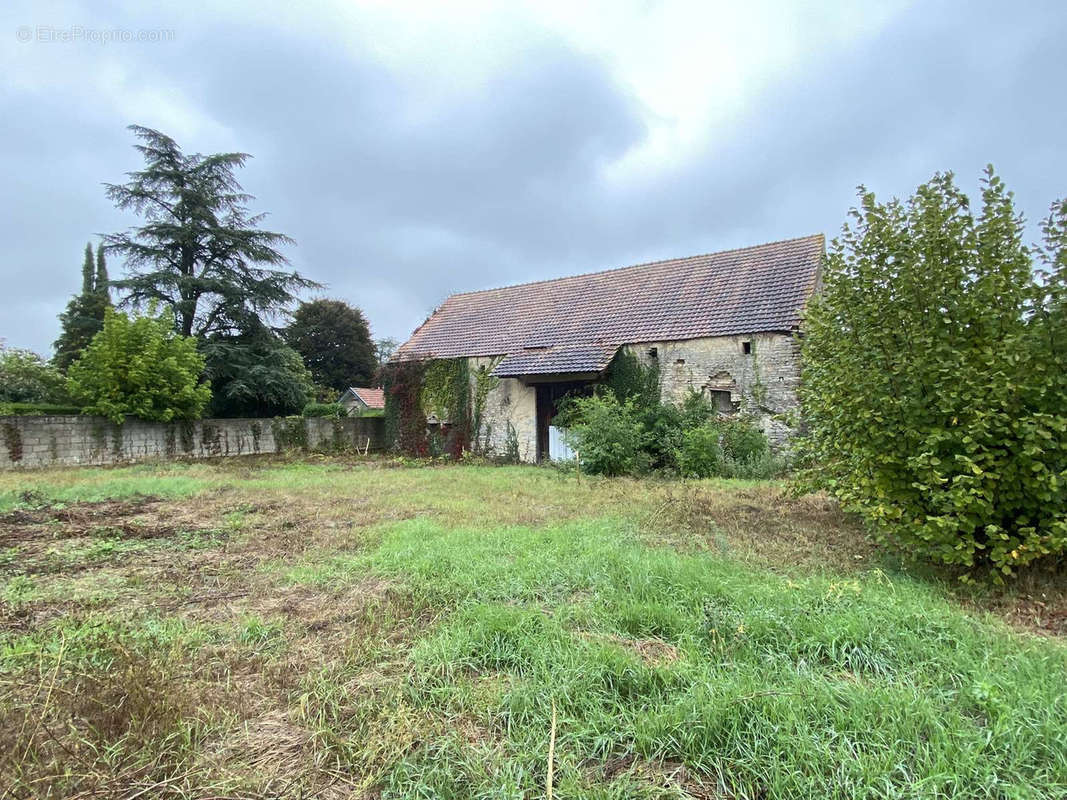 Maison à LONGECOURT-EN-PLAINE