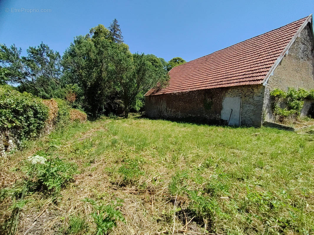 Maison à POISEUL-LA-VILLE-ET-LAPERRIERE