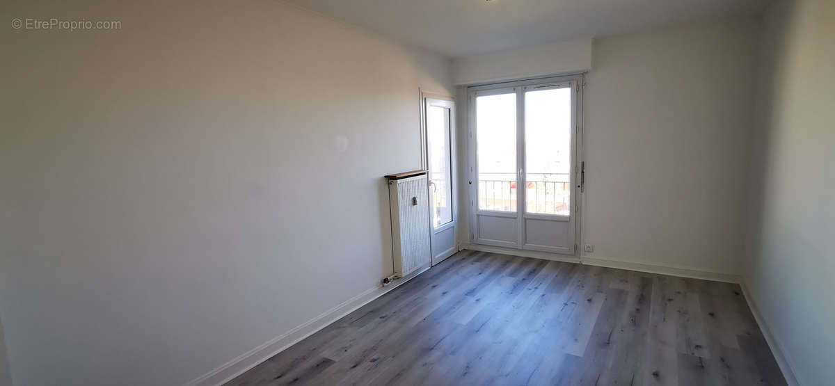 Appartement à CHENOVE