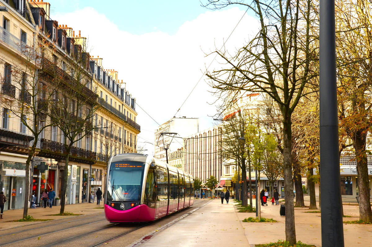 Autre à DIJON